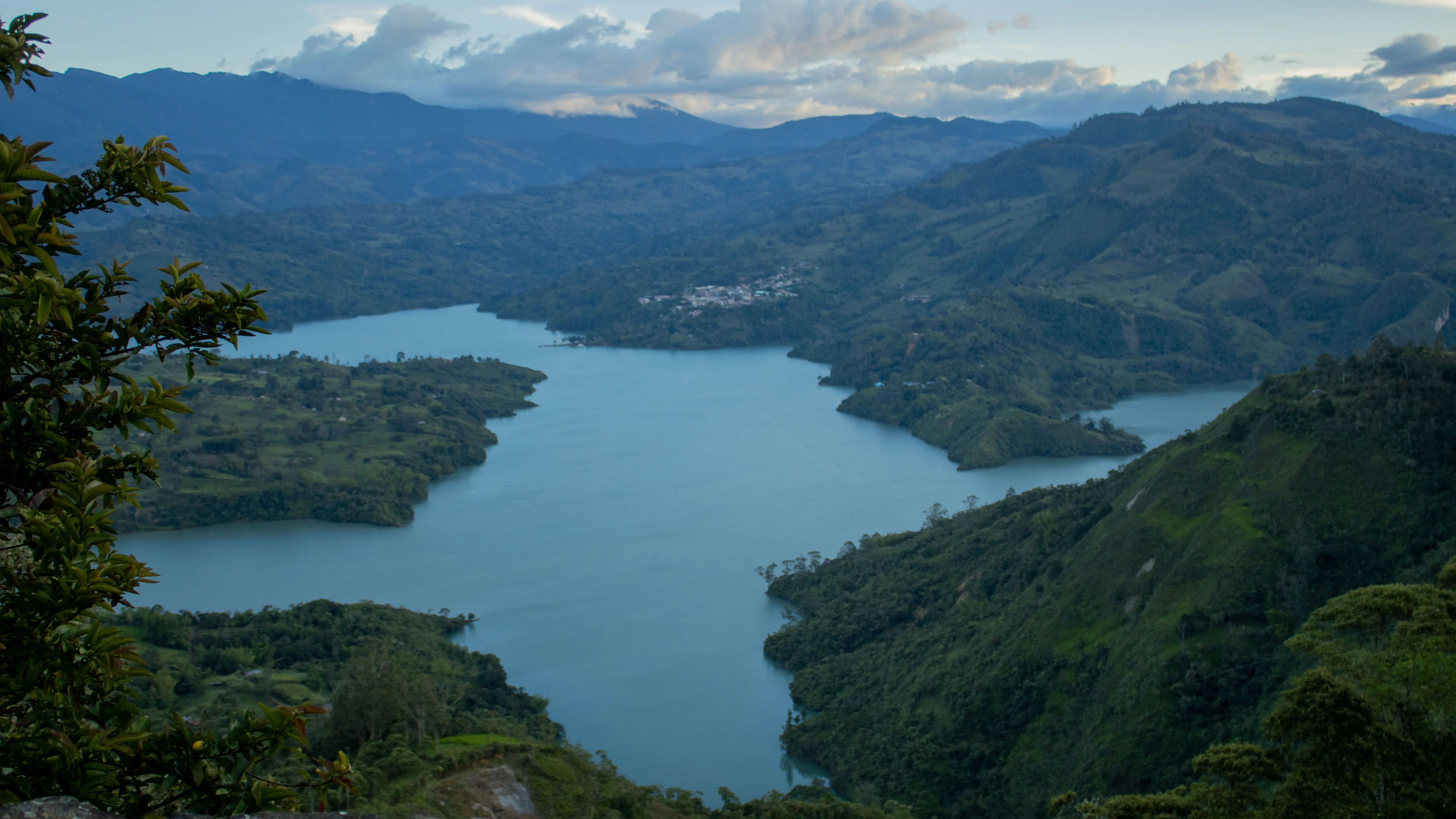 Paisaje de Las Montañas del Edén